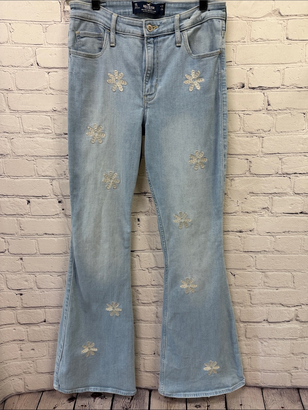 Hollister High-Rise Vintage Flare Flower Jeans 11L Actual Measurement 30x32.5”